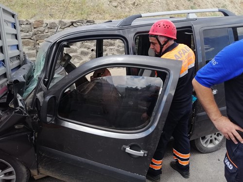 Bingöl-Muş Karayolunda Meydana Gelen Trafik Kazasına Ekiplerimiz Müdahale Etti